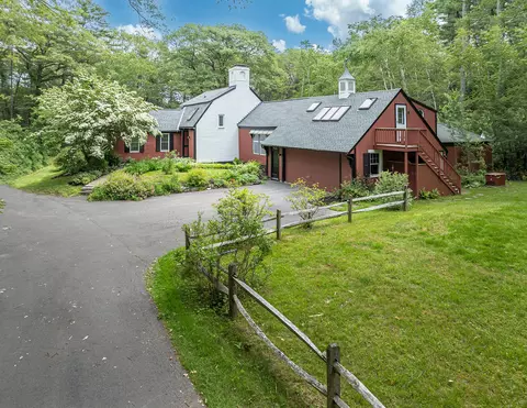 8 Fox Hill Rd, Cape Elizabeth, ME 04107