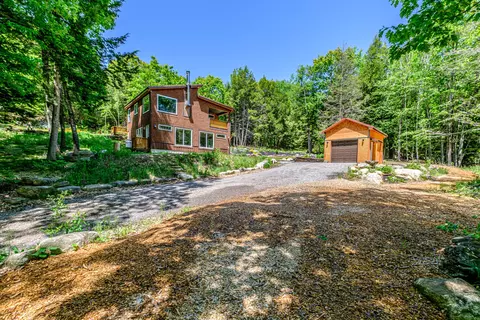 179 Hunter Rd, Dresden, ME 04342