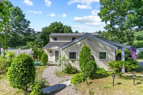 27 Somerset Ave, Old Orchard Beach, ME 04064