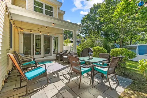 27 Somerset Ave, Old Orchard Beach, ME 04064