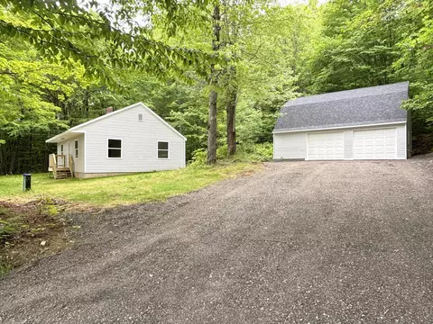 950 Main St, Wayne, ME 04284