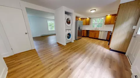 Entry Way - 950 Main St, Wayne, ME 04284 photo 2 of 2