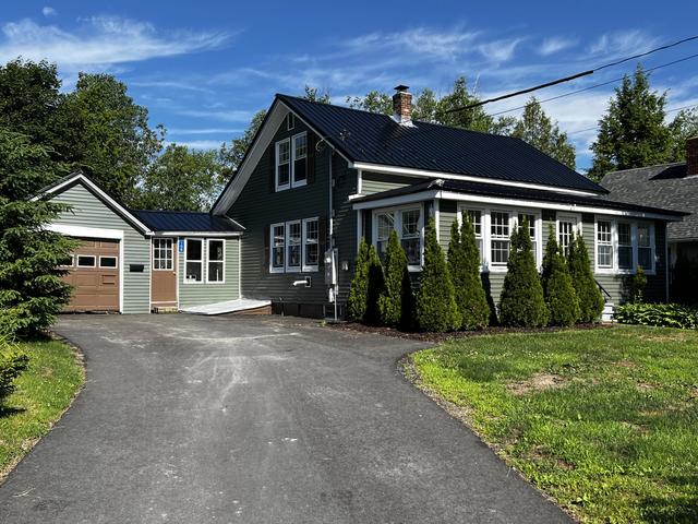 106 School St, Millinocket, ME 04462