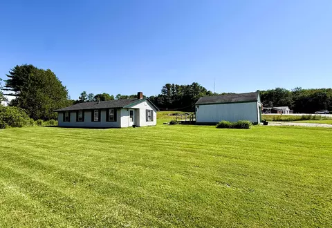 11 Depot St, Waldoboro, ME 04572