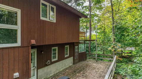 Exterior - 28 Ossipee Rd, Cape Neddick, ME 03902 photo 10 of 11