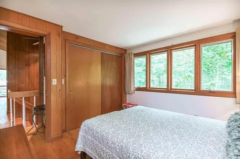 Bedroom - 28 Ossipee Rd, Cape Neddick, ME 03902 photo 4 of 6