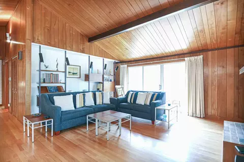 Living - 28 Ossipee Rd, Cape Neddick, ME 03902 photo 2 of 7