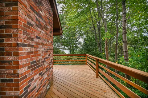 Exterior - 28 Ossipee Rd, Cape Neddick, ME 03902 photo 4 of 11