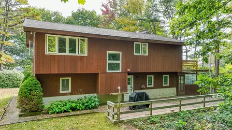 Exterior - 28 Ossipee Rd, Cape Neddick, ME 03902 photo 6 of 11