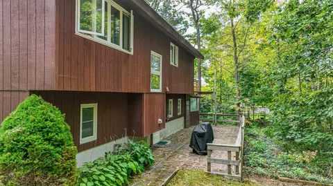 Exterior - 28 Ossipee Rd, Cape Neddick, ME 03902 photo 7 of 11
