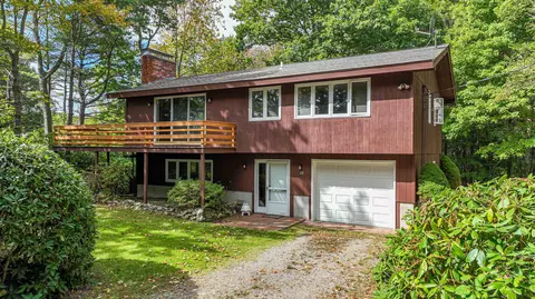 Exterior - 28 Ossipee Rd, Cape Neddick, ME 03902 photo 1 of 11