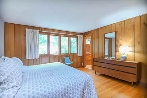 Bedroom - 28 Ossipee Rd, Cape Neddick, ME 03902 photo 2 of 6