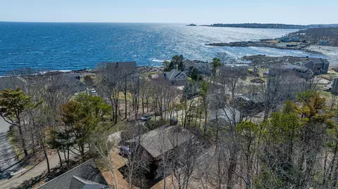 View/Area - 28 Ossipee Rd, Cape Neddick, ME 03902 photo 4 of 20
