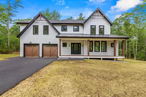 8 Salvato Ln, Kennebunk, ME 04043
