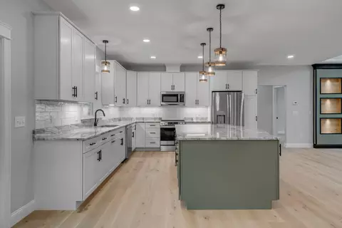 Kitchen - 20 Eastern Ln, Standish, ME 04084 photo 3 of 7