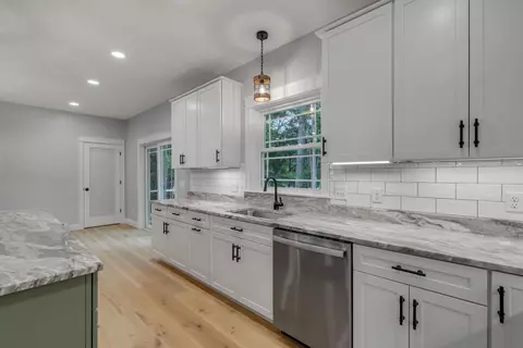 Kitchen - 20 Eastern Ln, Standish, ME 04084 photo 6 of 7
