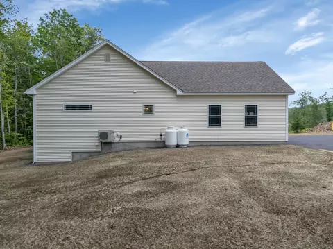 Exterior - 20 Eastern Ln, Standish, ME 04084 photo 6 of 10