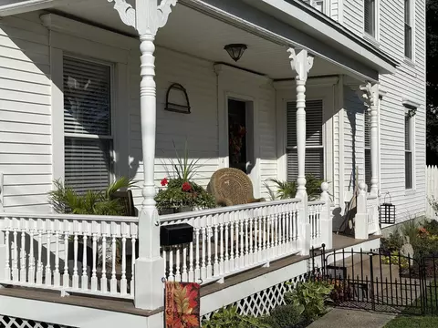 Exterior - 33 Union St, Bath, ME 04530 photo 4 of 9