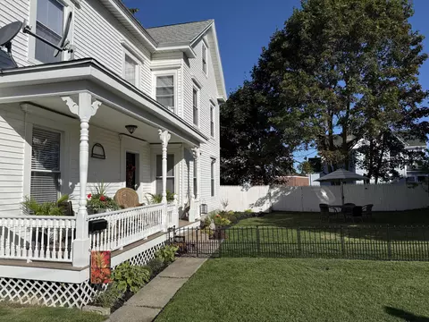 Exterior - 33 Union St, Bath, ME 04530 photo 3 of 9