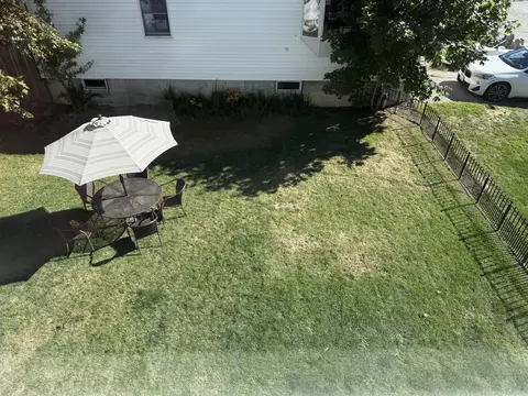 Exterior - 33 Union St, Bath, ME 04530 photo 6 of 9