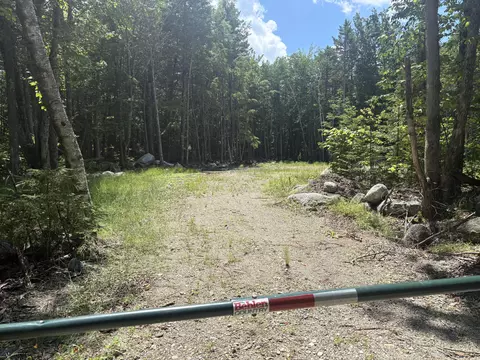 000 High Point Dr, Penobscot, ME 04476