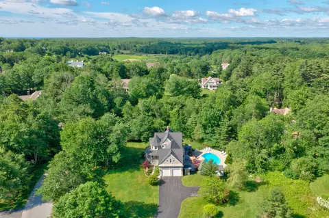 11 Cole Field Rd, Cape Elizabeth, ME 04107