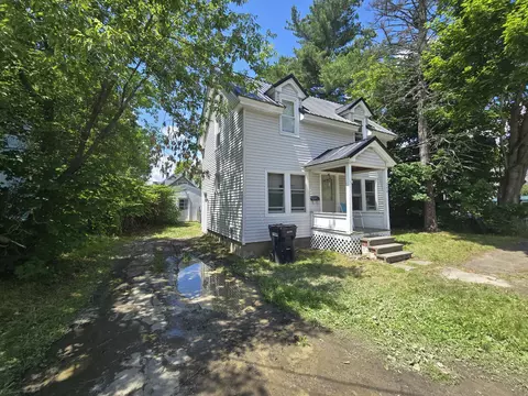 240 Palm St, Bangor, ME 04401