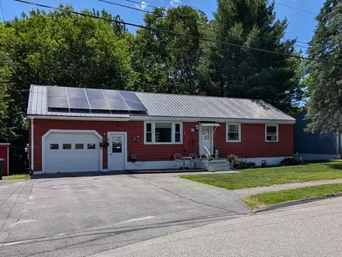 8 Kenneth Rd, South Portland, ME 04106