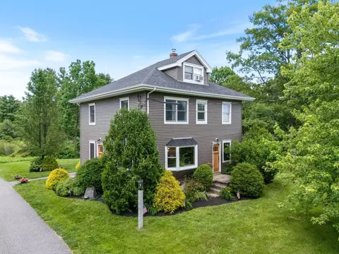 23 Queen St, Gorham, ME 04038