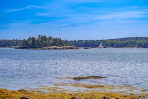 423 Martin Point Rd, Friendship, ME 04547