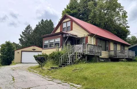 2 Barnet Ave, Waterville, ME 04901