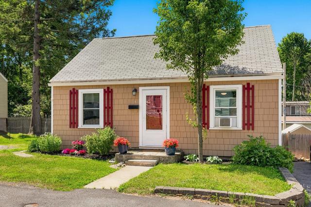 4 Halstead St, Kittery, ME 03904