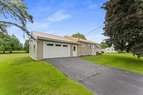 34 Kennebec Dr, Benton, ME 04901