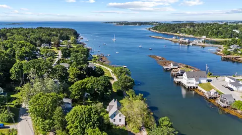 9 Lower Rd, Orrs Island, ME 04066