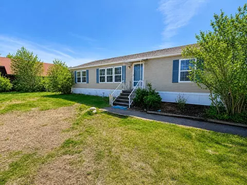 4 Grist Mill Rd, Franklin, ME 04634