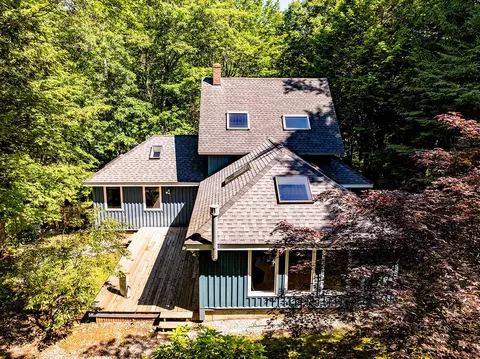 5 Gosses Hill Rd, Camden, ME 04843