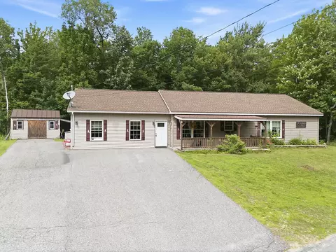 13 Selden Ln, Oakland, ME 04963
