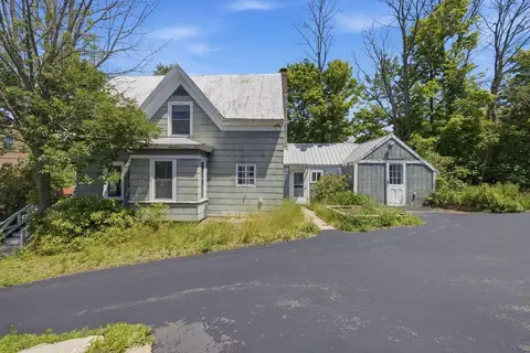 11 Payne St, Springvale, ME 04083
