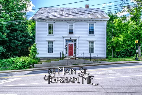 34 Main St, Topsham, ME 04086
