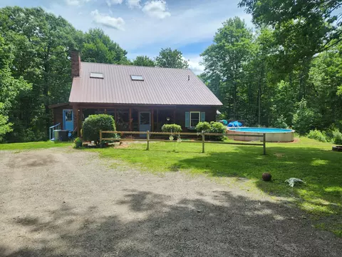 19 Hemlock Park Dr, Jefferson, ME 04348