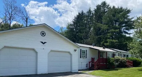 2440 Union St, Hermon, ME 04401
