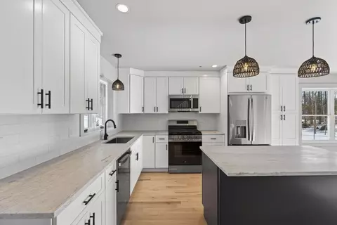 Kitchen - 49 Lochwood Dr, Gorham, ME 04038 photo 4 of 5