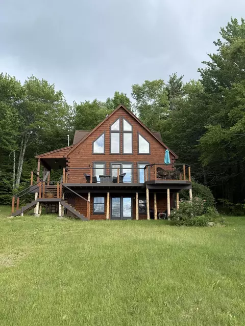 8 Scenic View Dr, Lincoln, ME 04457