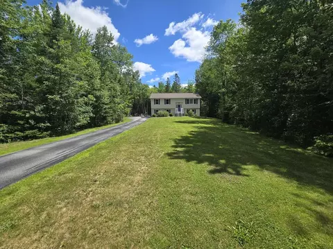 10 Jays Way, Hampden, ME 04444