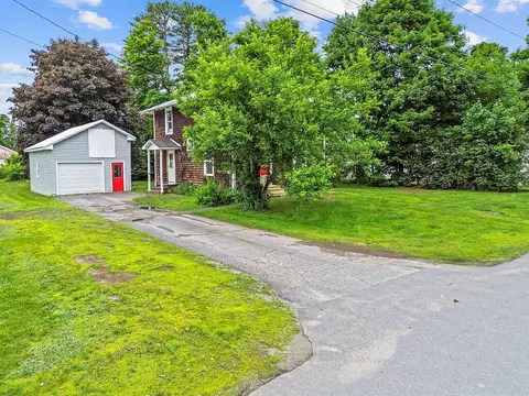 7 James St, Bingham, ME 04920