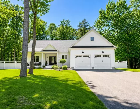 8 Cottonwood Cir, Wells, ME 04090