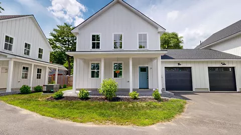 29 Magnolia Ln #29, Gardiner, ME 04345