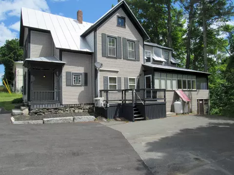 17 N Main St, Solon, ME 04979