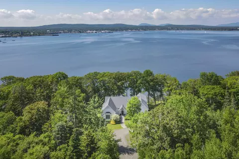 20 Windswept Way, Owls Head, ME 04854