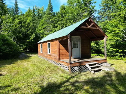 195 W Old Main Rd, Lowell, ME 04493